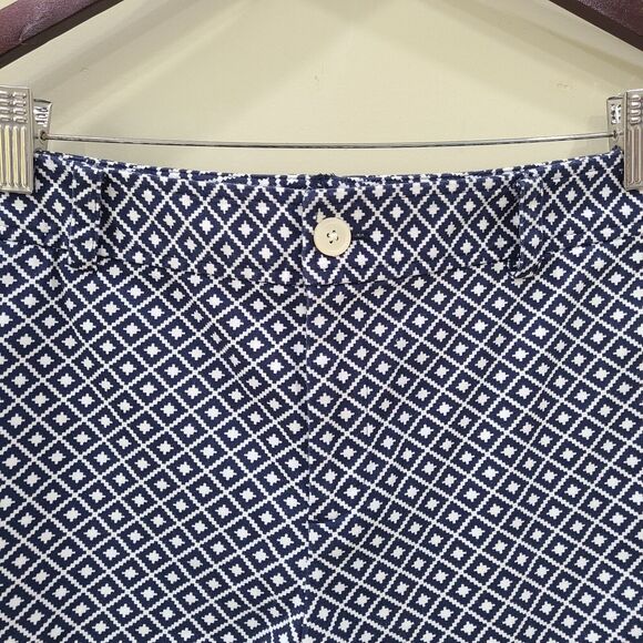 Chaps Womens Geometric Bermuda Short Size 10 Blue White Summer Nautical - Picture 2 of 8